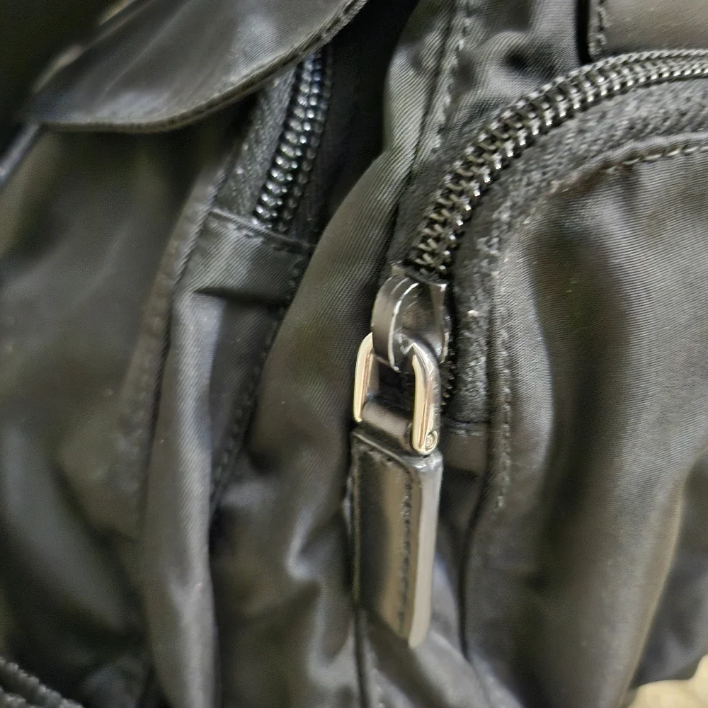 (SOLD)Authentic Prada nylon cargo / messnger bag - Picture 6 of 13